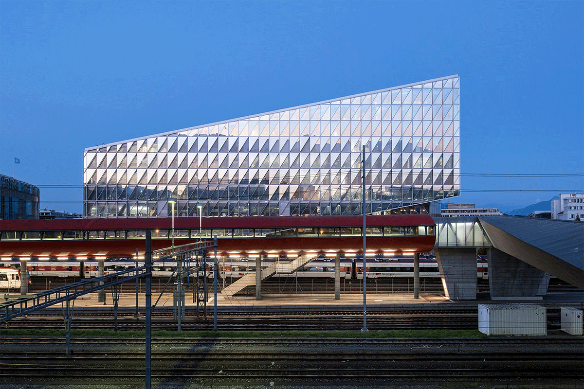 اجرای نمای شیشه ای