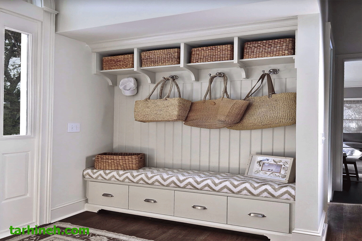 جالباسی در ورودی منزل