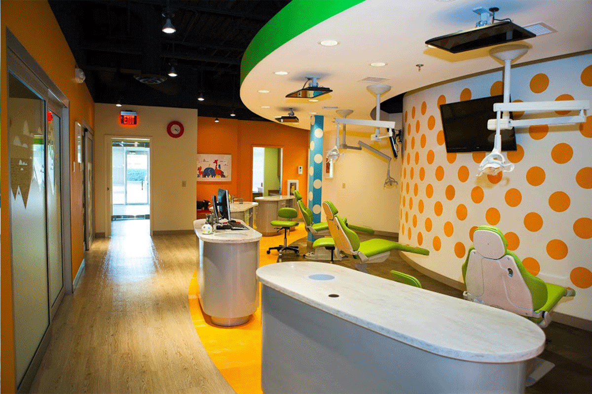 رنگ در مطب دندانپزشکی 