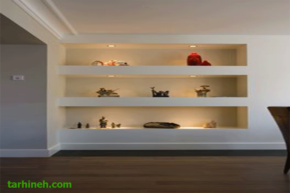 قفسه و شلف در ورودی منزل